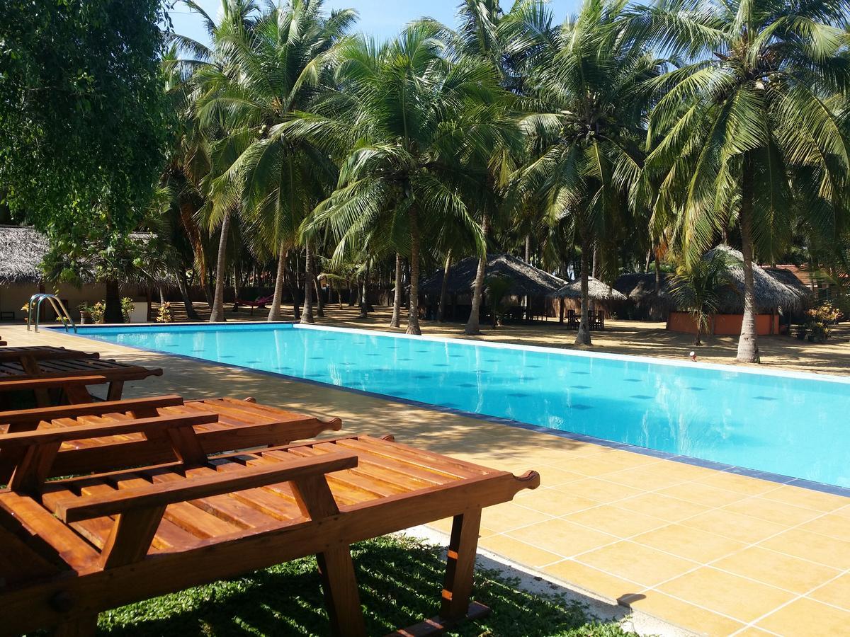 Roshanne Beach Resort كالبيتيا المظهر الخارجي الصورة